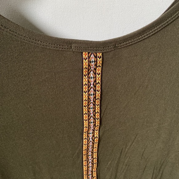 mccnchild boho “Young & Brave” graphic printed short sleeve tee, Size M, NWT - Picture 6 of 7